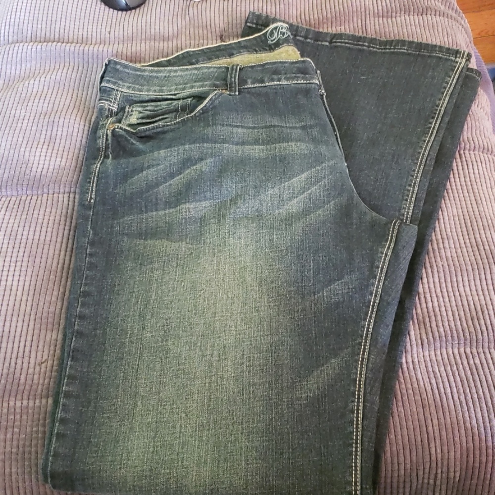 Delias Jr Size 19/20, 37 inseam.